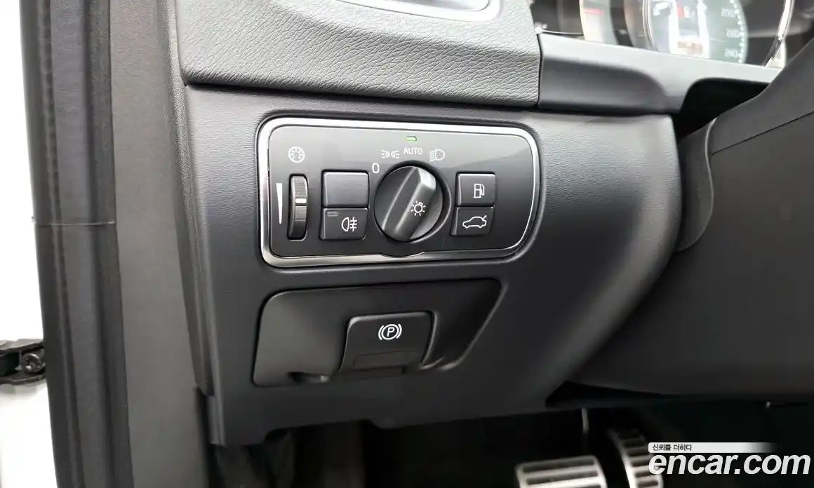 Volvo V60 2015 2.5 гидро в Москве № 1836894, фото 19
