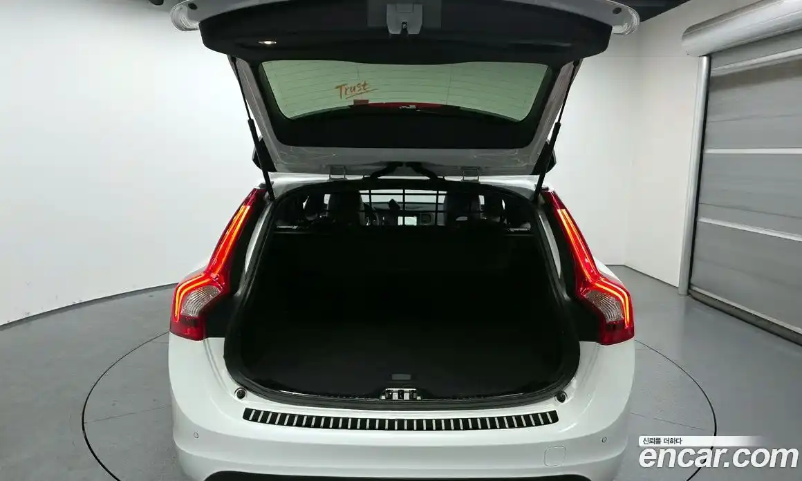 Volvo V60 2015 2.5 гидро в Москве № 1836894, фото 20