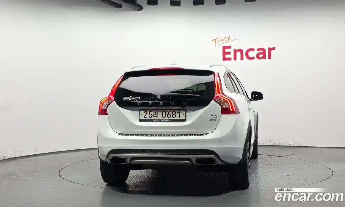 Volvo V60 2015 2.5 гидро в Москве № 1836894, фото 4