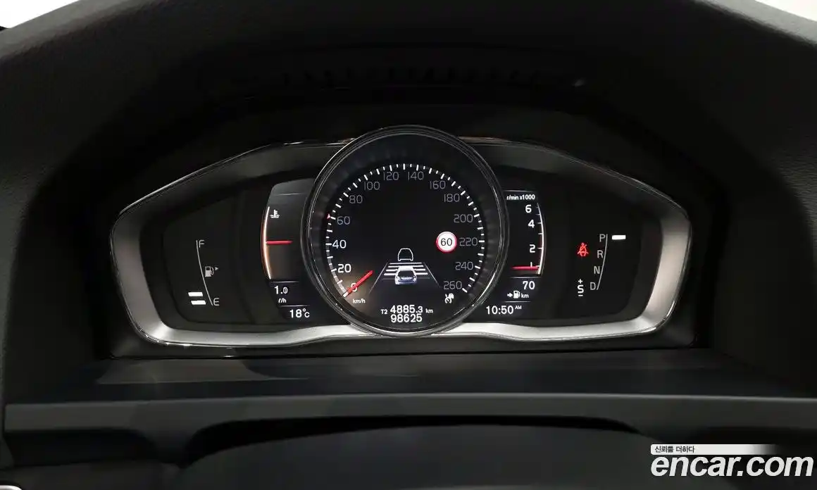 Volvo V60 2015 2.5 гидро в Москве № 1836894, фото 8