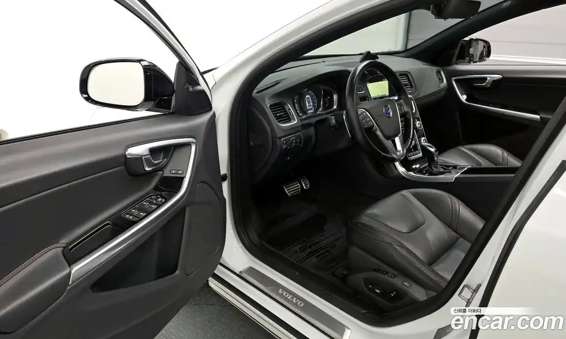 Volvo V60 2015 2.5 гидро в Москве № 1836894, фото 10