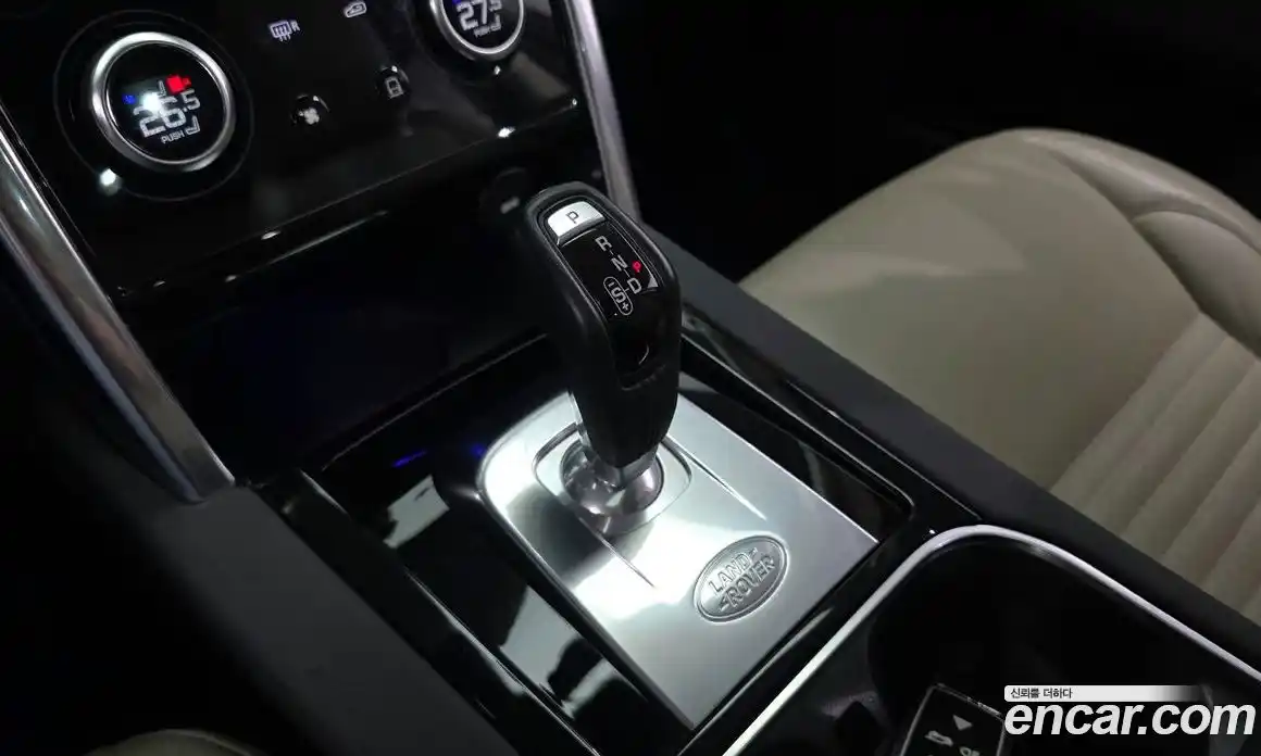 Land Rover Discovery Sport 2020 2.0 гидро в Москве № 1837439, фото 9