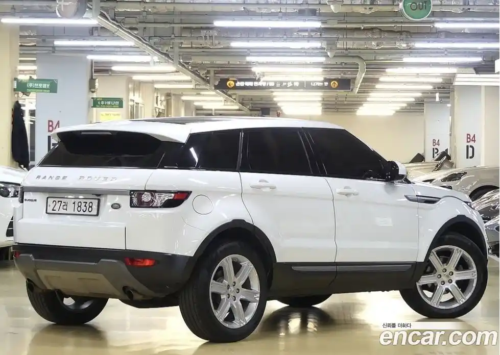Land Rover Range-Rover Evoque 2015 2.0 гидро в Москве № 1837469, фото 3