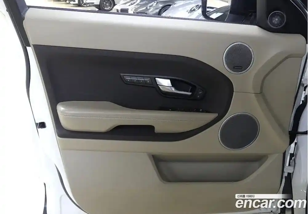 Land Rover Range-Rover Evoque 2015 2.0 гидро в Москве № 1837469, фото 8