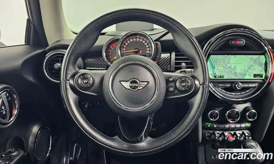 Mini Cooper 2017 2.0 гидро в Москве № 1837654, фото 14