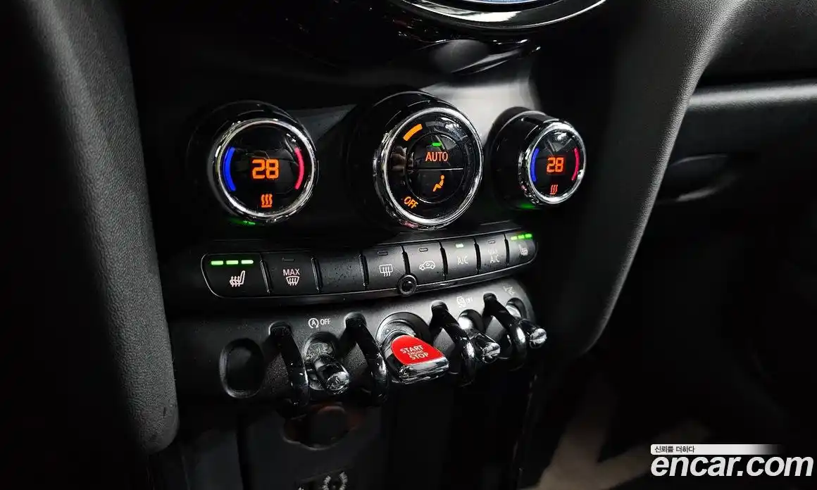 Mini Cooper 2017 2.0 гидро в Москве № 1837654, фото 19