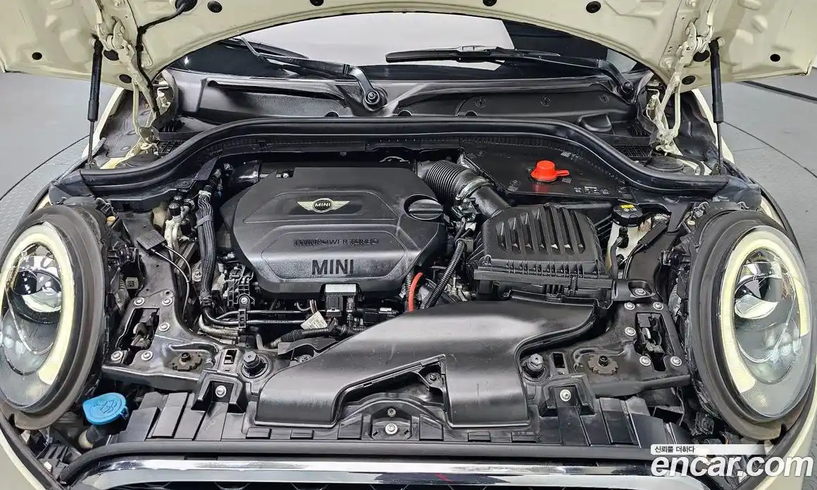Mini Cooper 2017 2.0 гидро в Москве № 1837654, фото 6