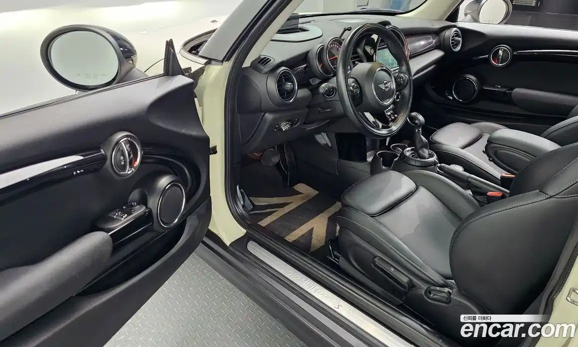 Mini Cooper 2017 2.0 гидро в Москве № 1837654, фото 10