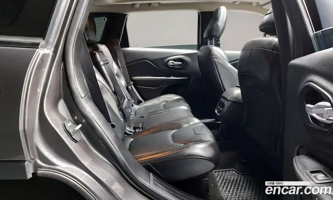 Jeep Cherokee 2016 2.2 гидро в Москве № 1838347, фото 11