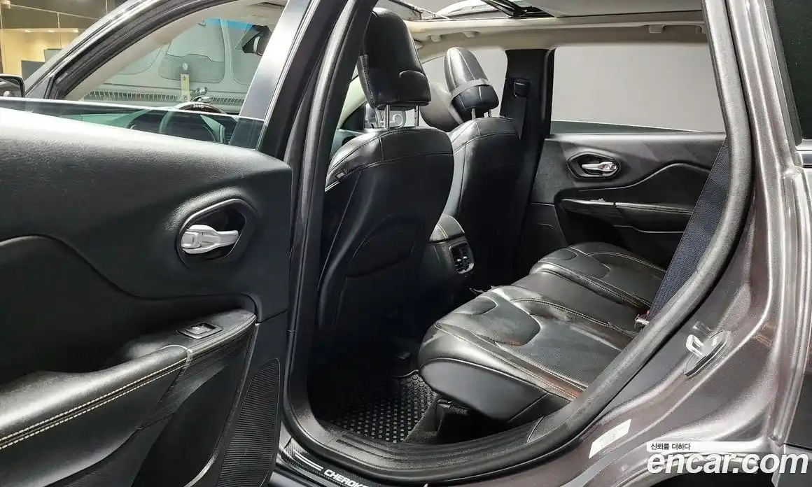Jeep Cherokee 2016 2.2 гидро в Москве № 1838347, фото 12