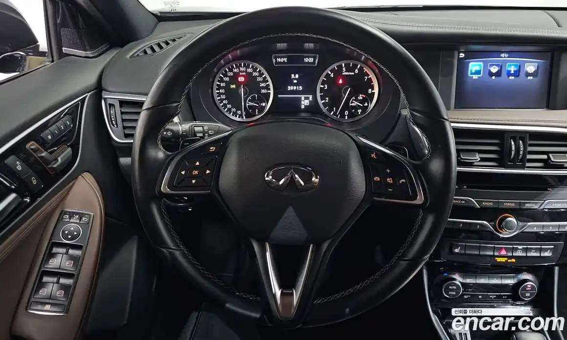 Infiniti Q30 2019 2.0 гидро в Москве № 1840883, фото 20