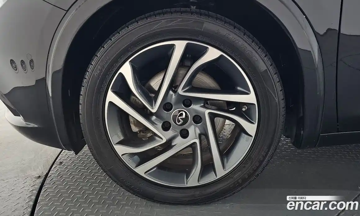 Infiniti Q30 2019 2.0 гидро в Москве № 1840883, фото 4