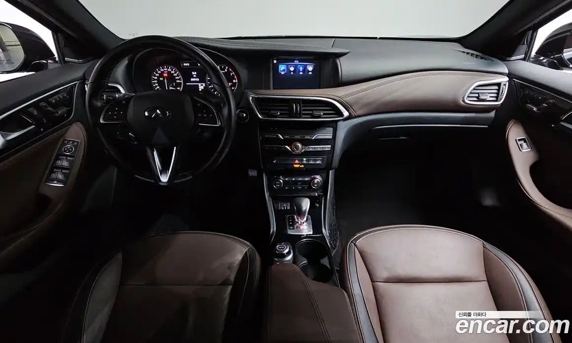 Infiniti Q30 2019 2.0 гидро в Москве № 1840883, фото 9