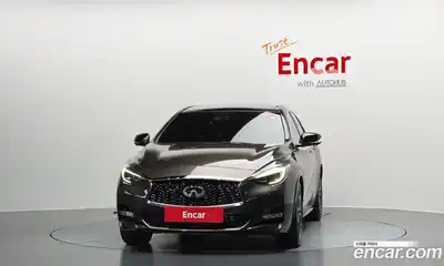 Infiniti Q30 2017 2.0 гидро в Москве № 1840901, миниатюра 3