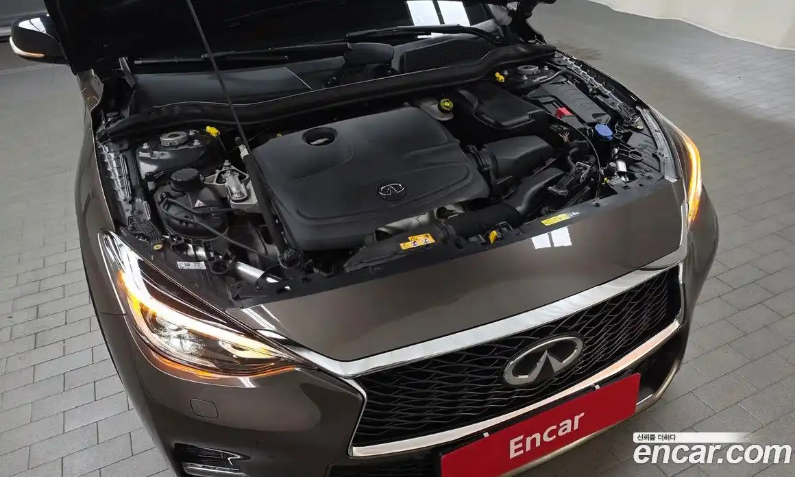 Infiniti Q30 2017 2.0 гидро в Москве № 1840901, фото 6