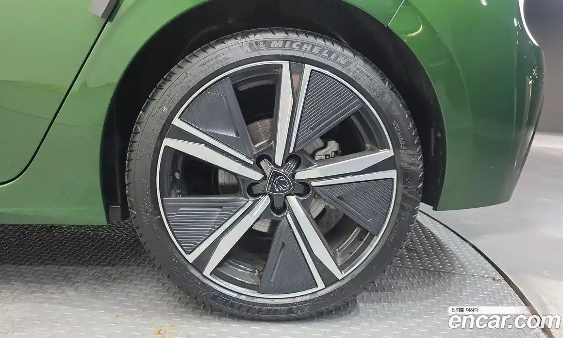 Peugeot 308 2023 1.5 гидро в Москве, фото 7