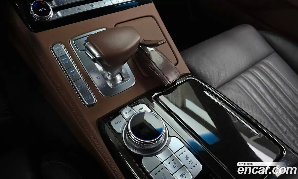 Genesis G90 2019 3.8 гидро в Москве № 75590, фото 9