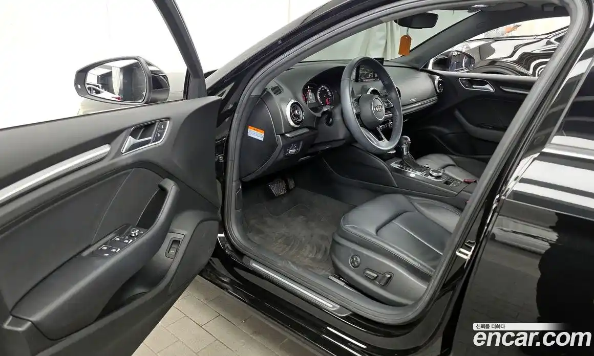Audi A3 2018 2.0 гидро в Москве № 1280088, фото 13