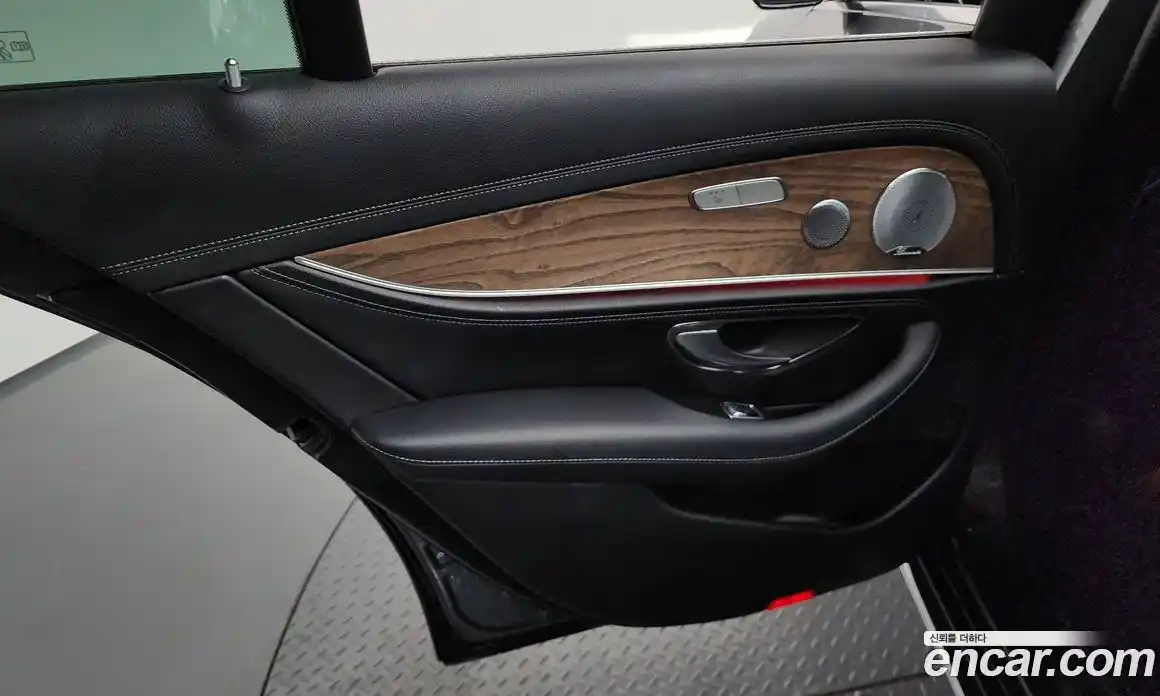 Mercedes-Benz E-Class 2018 2.0 гидро в Москве № 1321981, фото 15