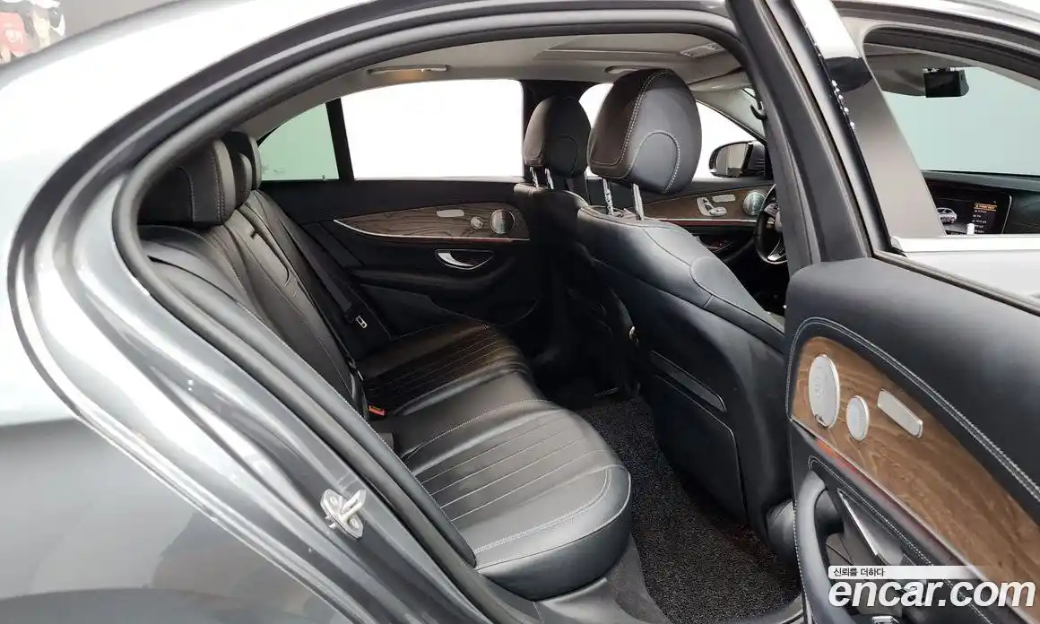 Mercedes-Benz E-Class 2018 2.0 гидро в Москве № 1321981, фото 16