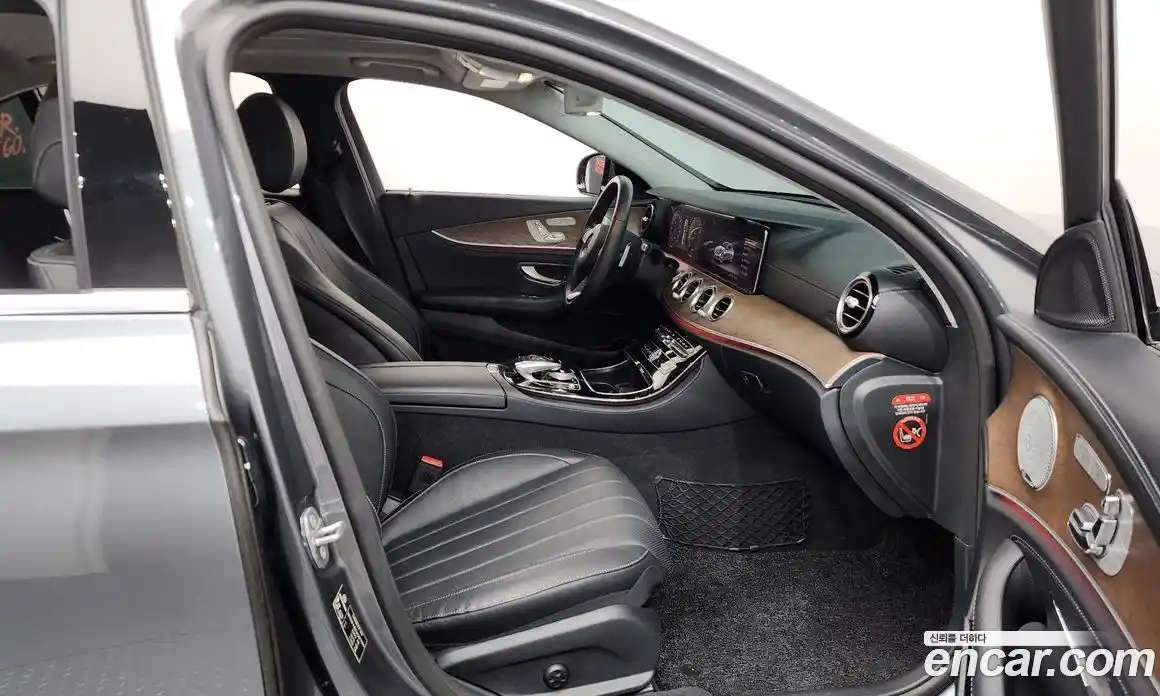 Mercedes-Benz E-Class 2018 2.0 гидро в Москве № 1321981, фото 17