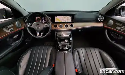 Mercedes-Benz E-Class 2018 2.0 гидро в Москве № 1321981, миниатюра 10