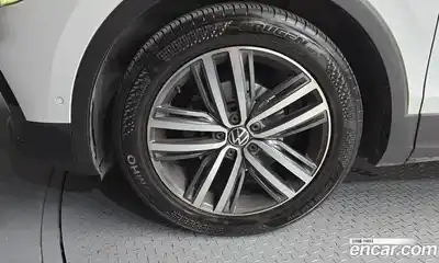 Volkswagen Tiguan 2022 2.0 гидро в Москве № 1323328, миниатюра 5