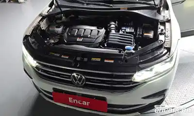 Volkswagen Tiguan 2022 2.0 гидро в Москве № 1323328, миниатюра 6