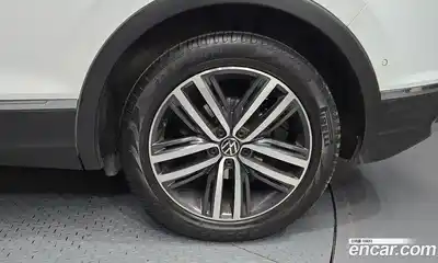 Volkswagen Tiguan 2022 2.0 гидро в Москве № 1323328, миниатюра 7