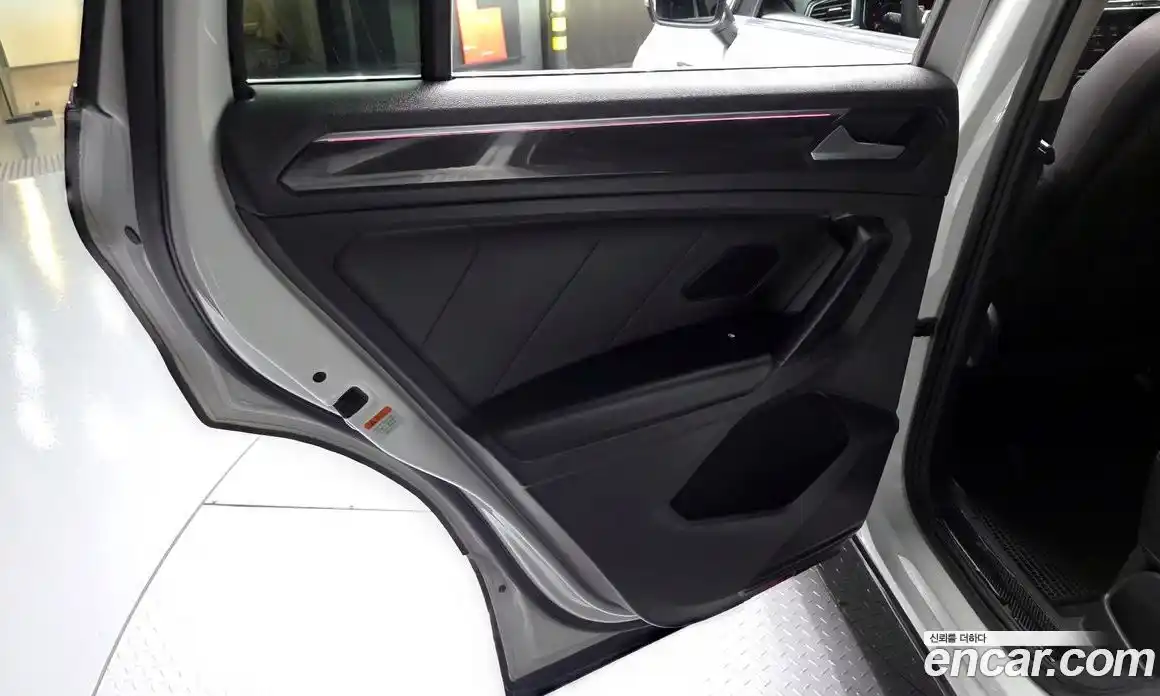Volkswagen Tiguan 2022 2.0 гидро в Москве № 1350410, фото 15