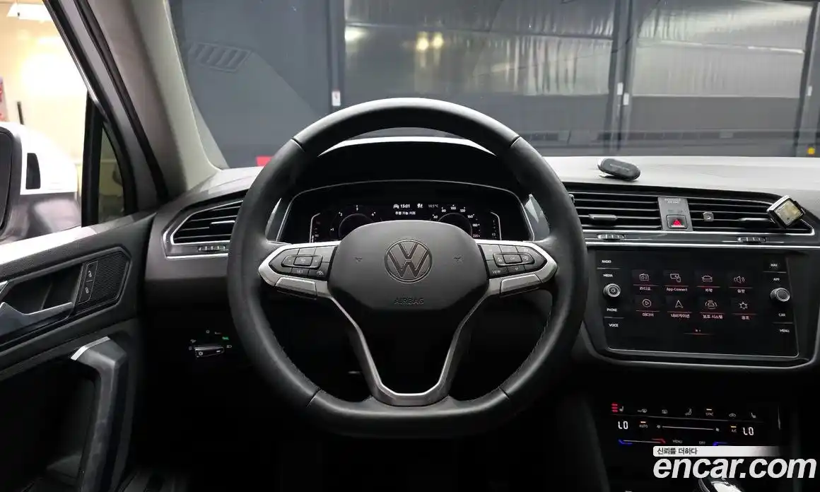 Volkswagen Tiguan 2022 2.0 гидро в Москве № 1350410, фото 19