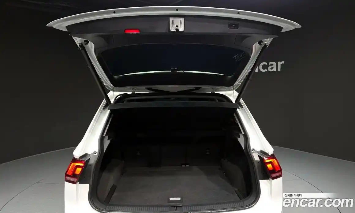 Volkswagen Tiguan 2022 2.0 гидро в Москве № 1350410, фото 25