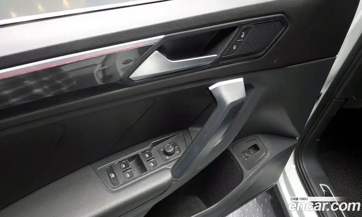 Volkswagen Tiguan 2022 2.0 гидро в Москве № 1350410, фото 27