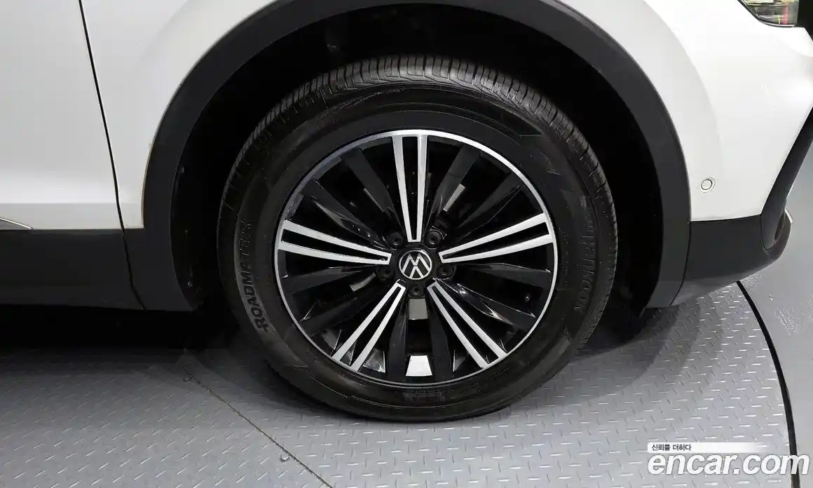 Volkswagen Tiguan 2022 2.0 гидро в Москве № 1350410, фото 5