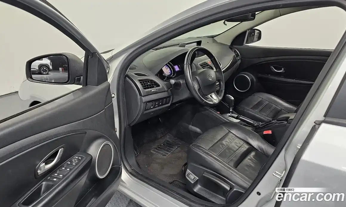 Renault SM3 2014 1.6 гидро в Москве № 1402755, фото 13