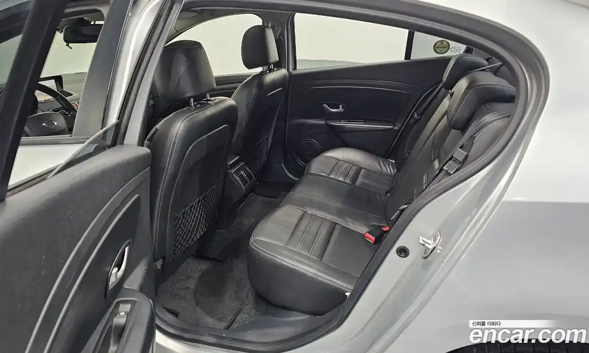 Renault SM3 2014 1.6 гидро в Москве № 1402755, фото 17