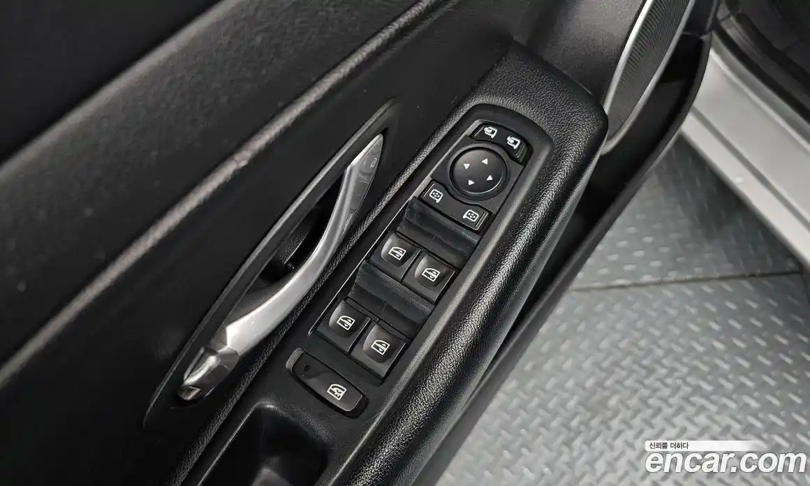 Renault SM3 2014 1.6 гидро в Москве № 1402755, фото 21