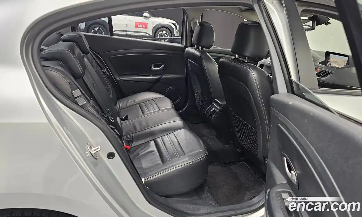 Renault SM3 2014 1.6 гидро в Москве № 1402755, фото 24