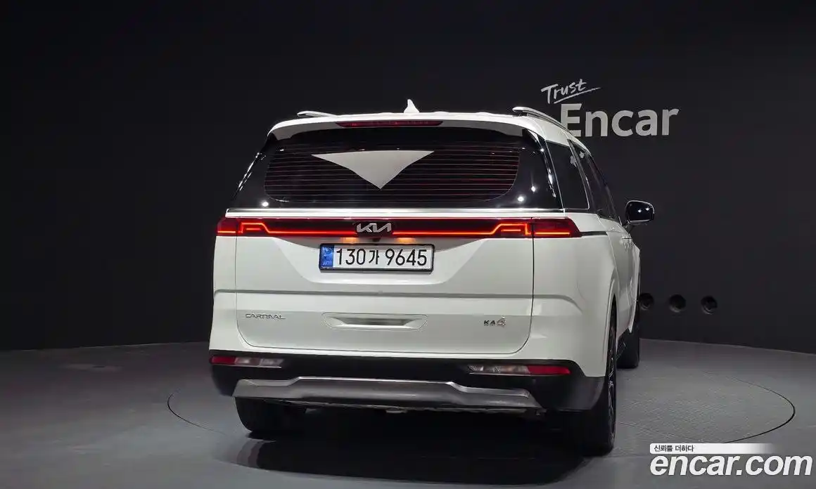 Kia Canival 2022 2.2 гидро в Москве № 1418364, фото 4