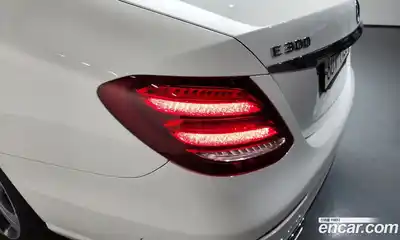 Mercedes-Benz E-Class 2017 2.0 гидро в Москве № 1421947, миниатюра 9