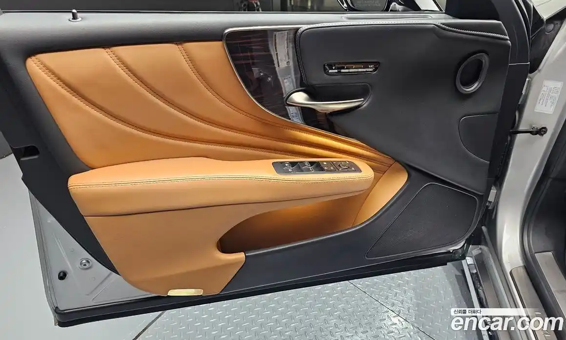 Lexus LS 2021 3.5 гидро в Москве № 1548821, фото 14