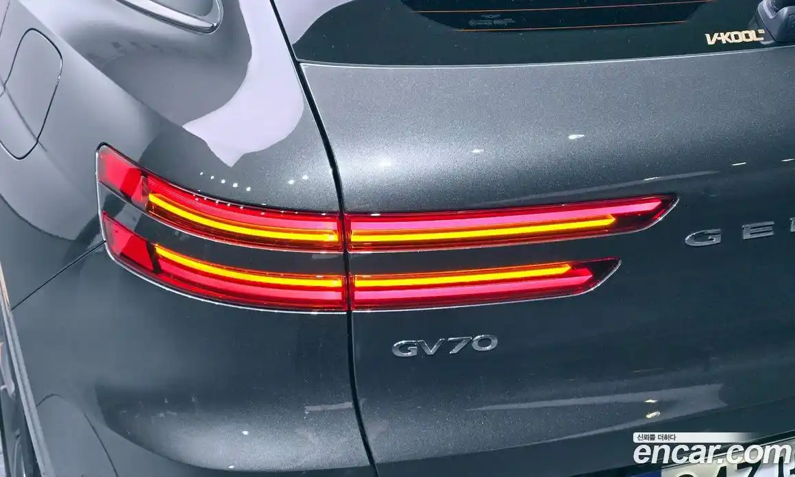 Genesis GV70 2024 2.5 гидро в Москве № 1611917, фото 8