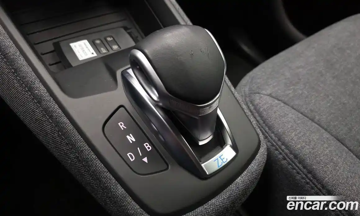 Renault Zoe 2021 0.2 гидро в Москве № 1615188, фото 12