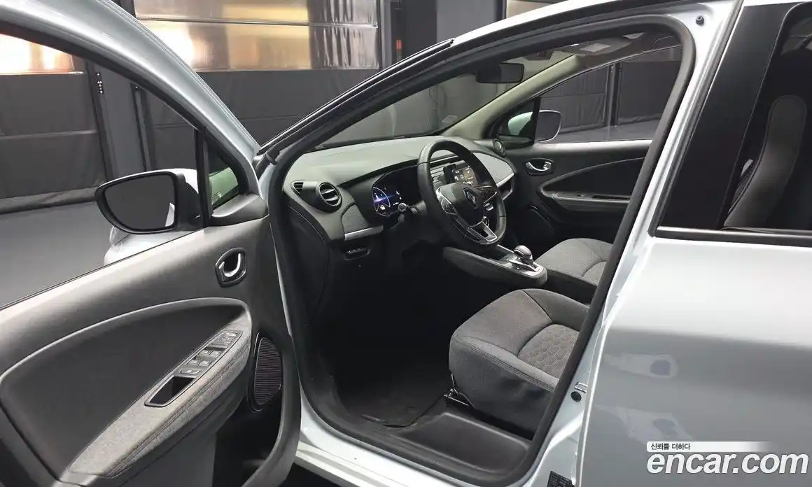 Renault Zoe 2021 0.2 гидро в Москве № 1615188, фото 13