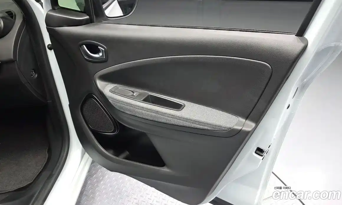 Renault Zoe 2021 0.2 гидро в Москве № 1615188, фото 14