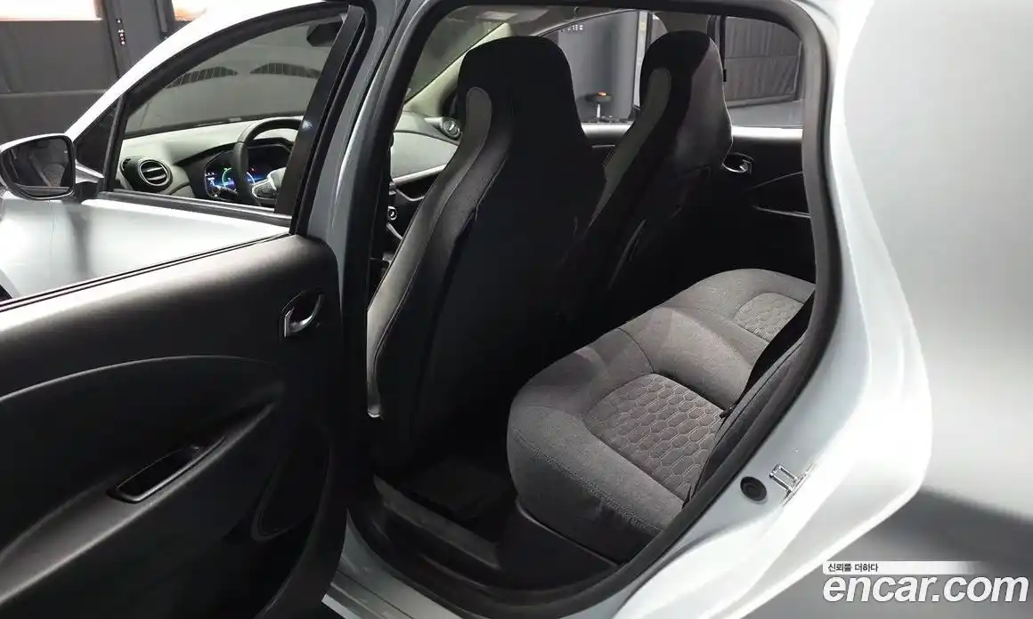 Renault Zoe 2021 0.2 гидро в Москве № 1615188, фото 16