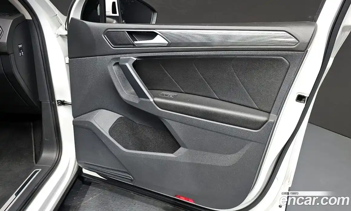 Volkswagen Tiguan 2018 2.0 гидро в Москве № 1623240, фото 13