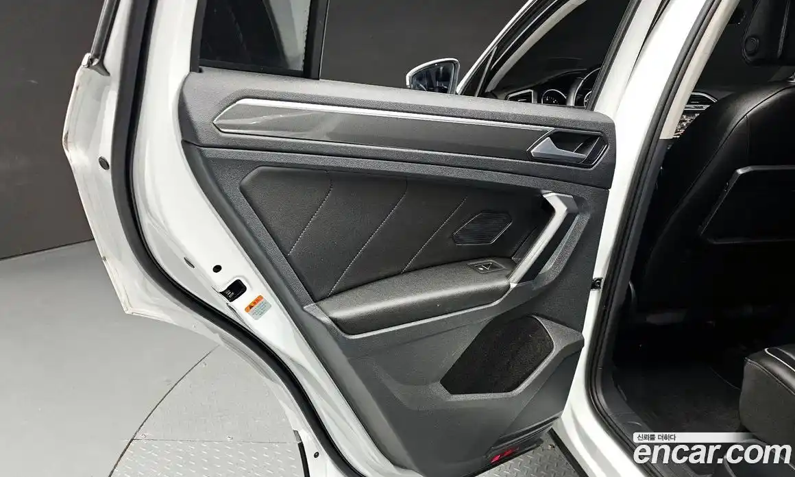 Volkswagen Tiguan 2018 2.0 гидро в Москве № 1623240, фото 14