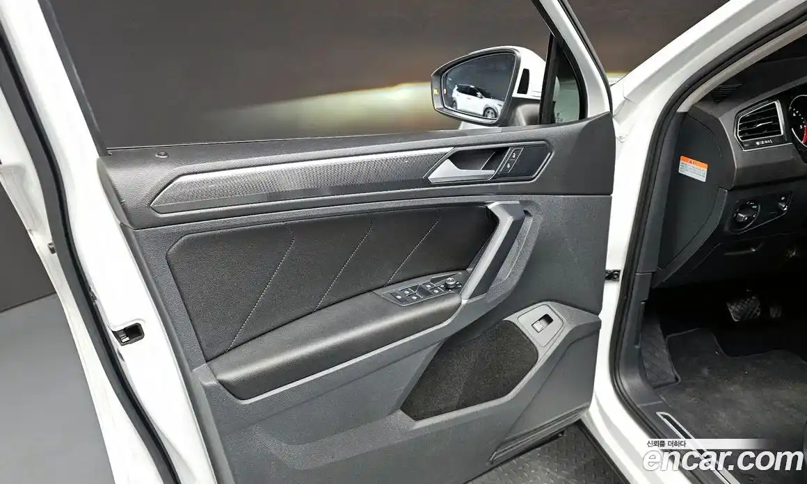 Volkswagen Tiguan 2018 2.0 гидро в Москве № 1623240, фото 26