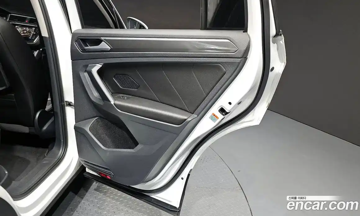 Volkswagen Tiguan 2018 2.0 гидро в Москве № 1623240, фото 30